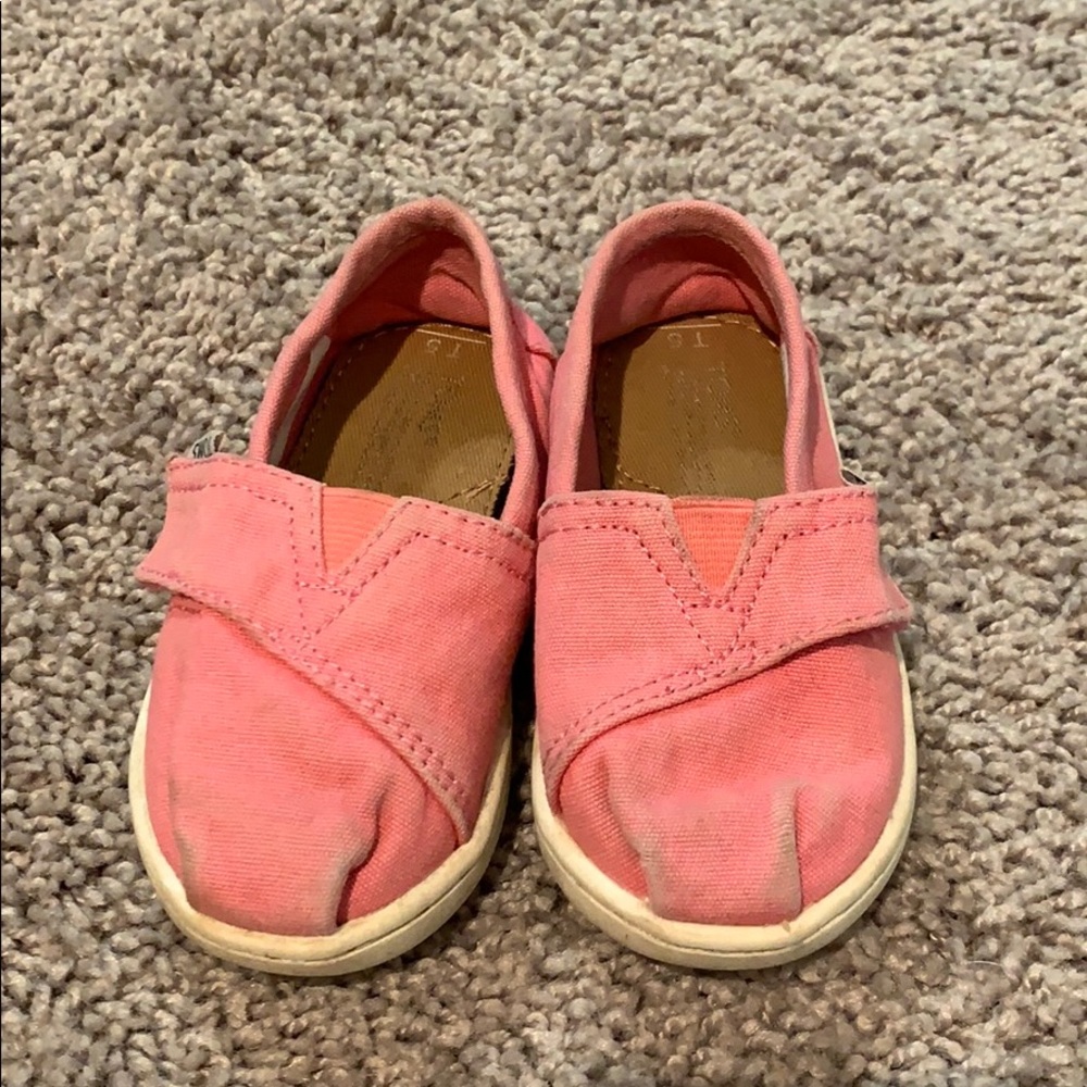 Toms